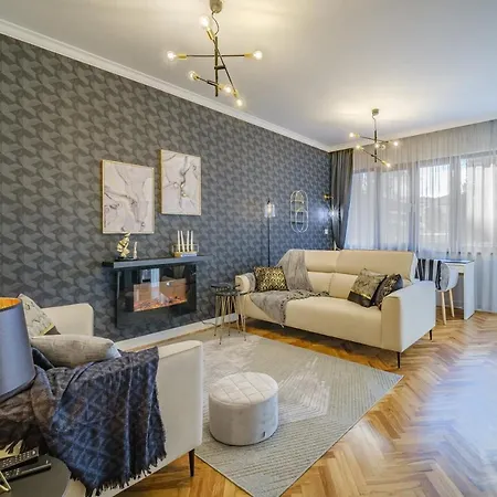 Golden Black Apartman *