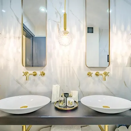 Golden Black Апартамент *