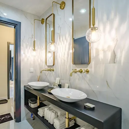 شقة Golden Black *
